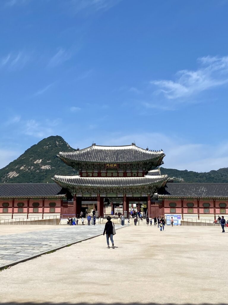 best thing to do in Seoul: visit Gyeongbokgung palace